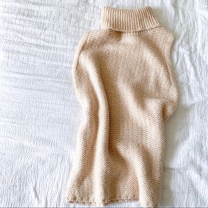 Sleeveless Chunky Turtleneck Sweater
